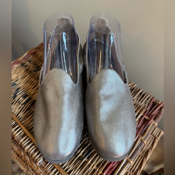 Aetrex Size 8.5/Euro 39 Silver Liz Leather Shoes - Picture 4 of 7